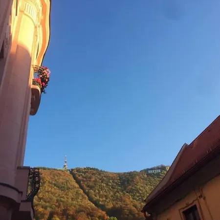 Vista In The Heart Of The Old Center Brasov